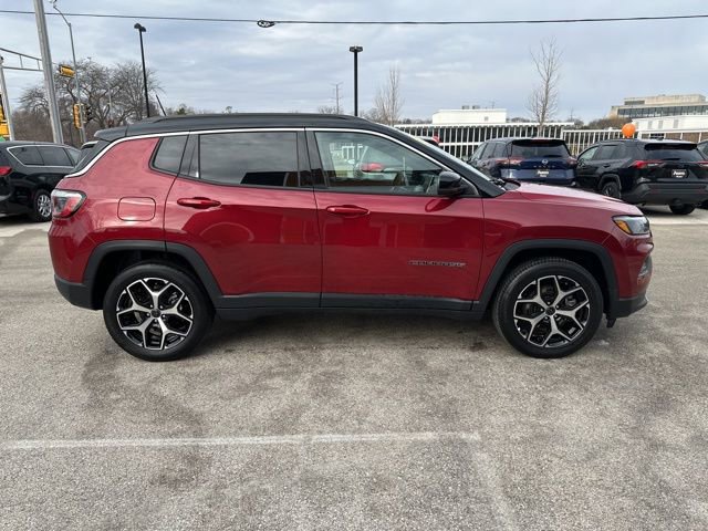 Used 2025 Jeep Compass Limited image 5