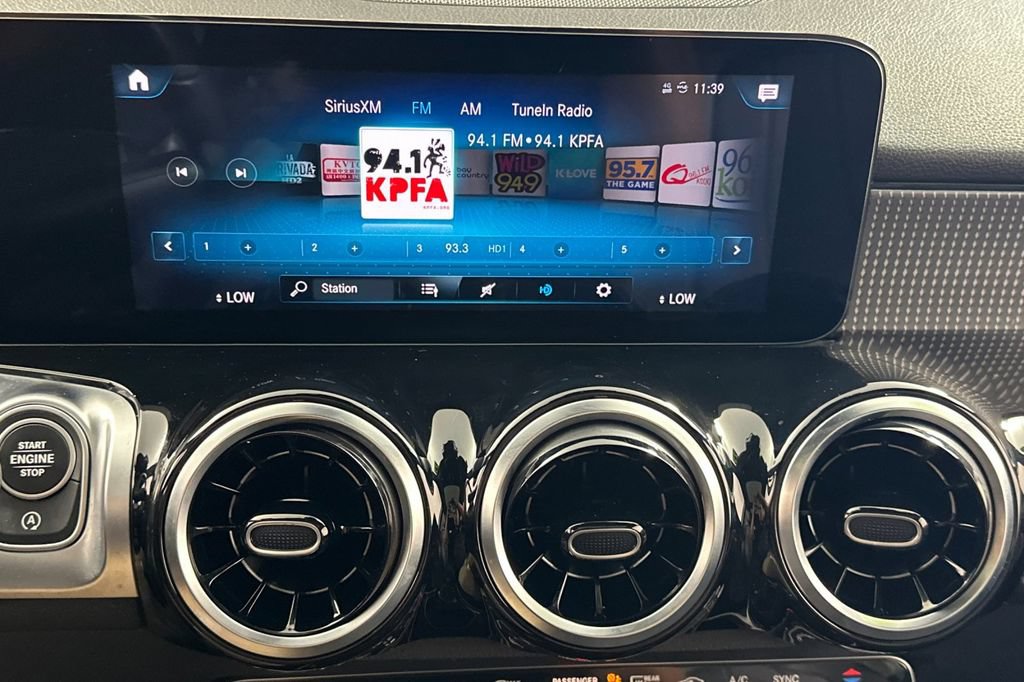 Certified 2022 Mercedes-Benz GLB 250 4MATIC image 25