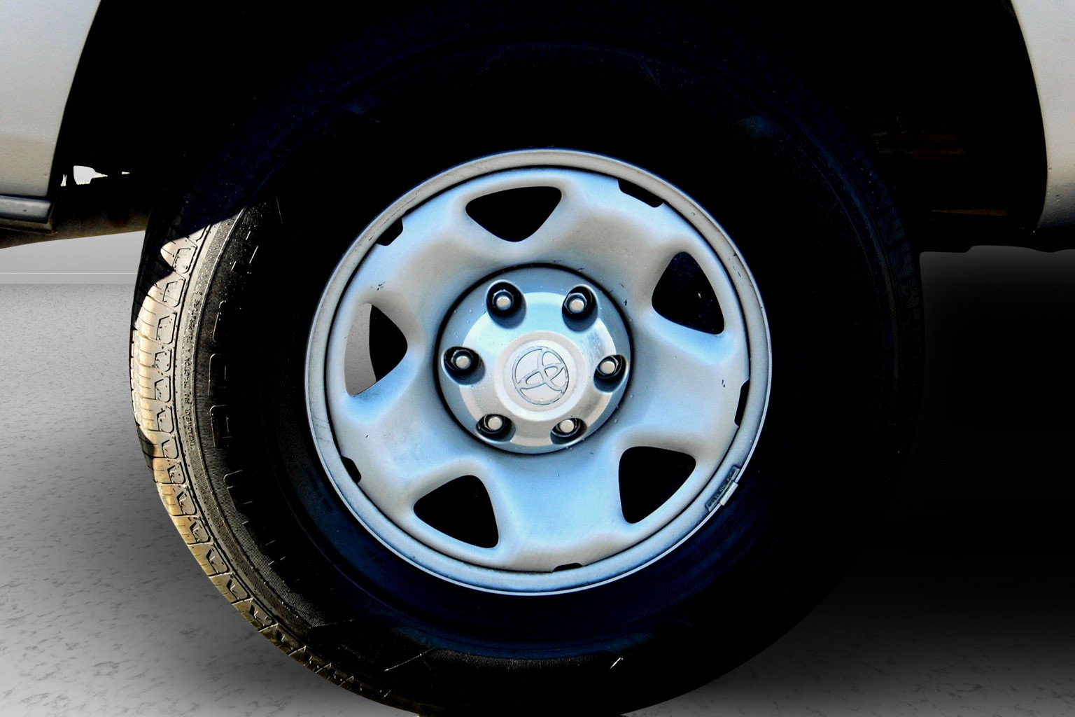 Used 2020 Toyota Tacoma SR image 11