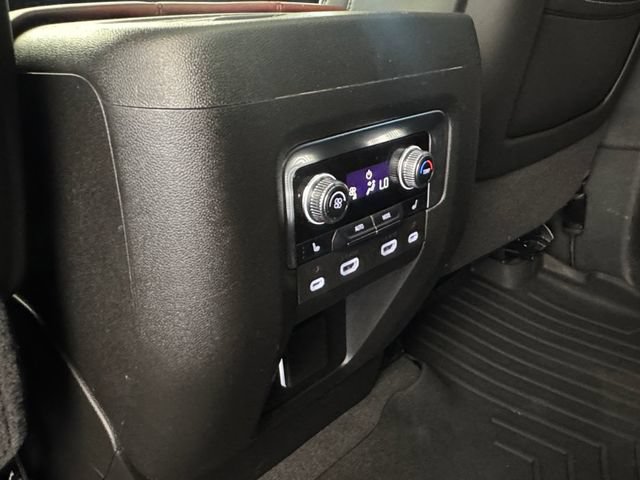 Used 2024 GMC Yukon XL Denali Ultimate AWD/4WD image 30