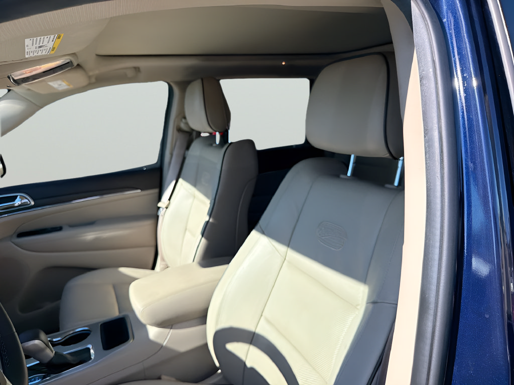 Used 2017 Jeep Grand Cherokee Overland RWD image 18