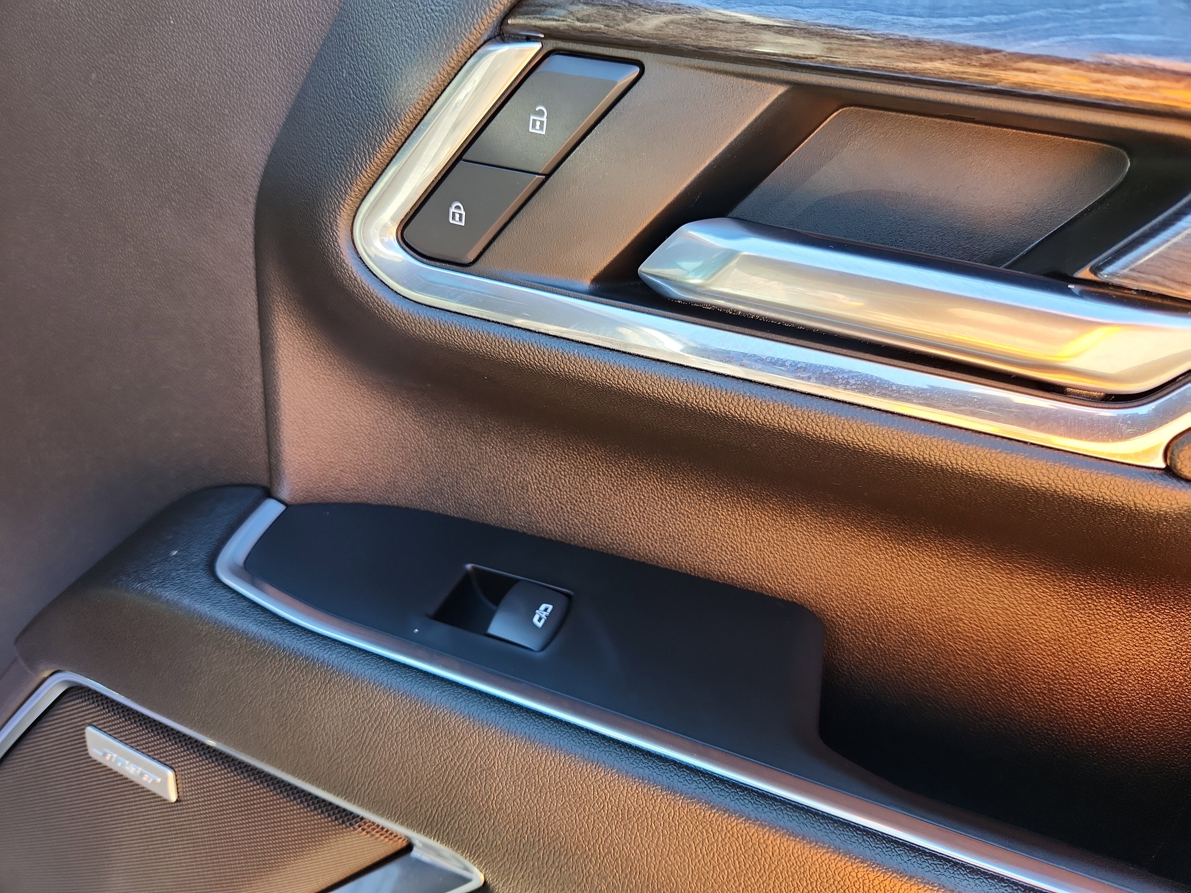 Used 2024 Chevrolet Silverado 2500 LTZ w/ LTZ Convenience Package image 39