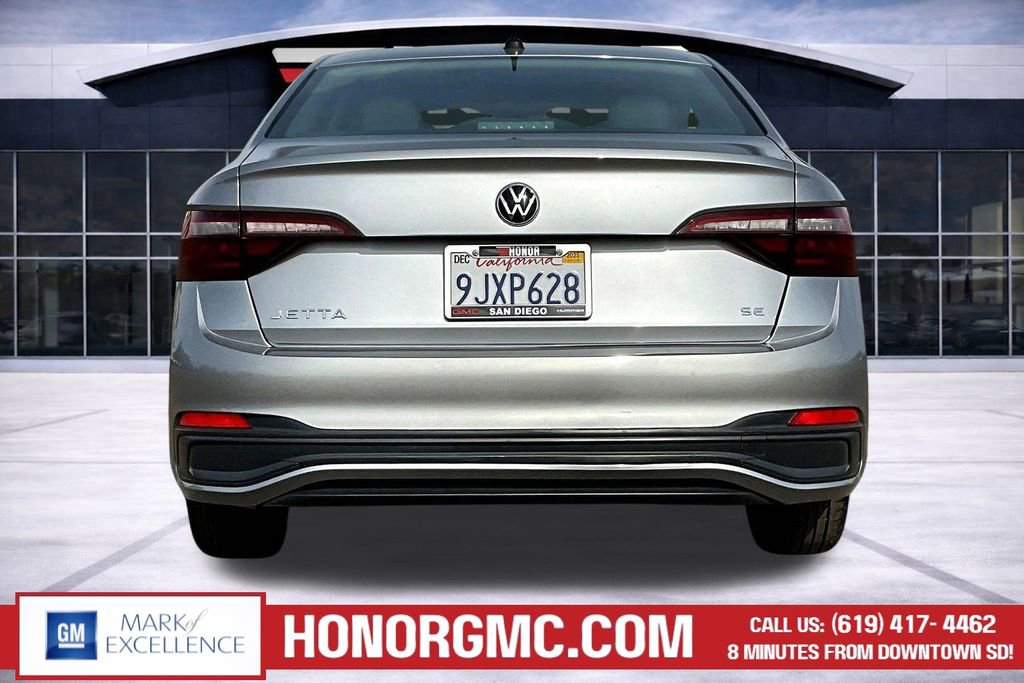 Used 2024 Volkswagen Jetta SE image 5