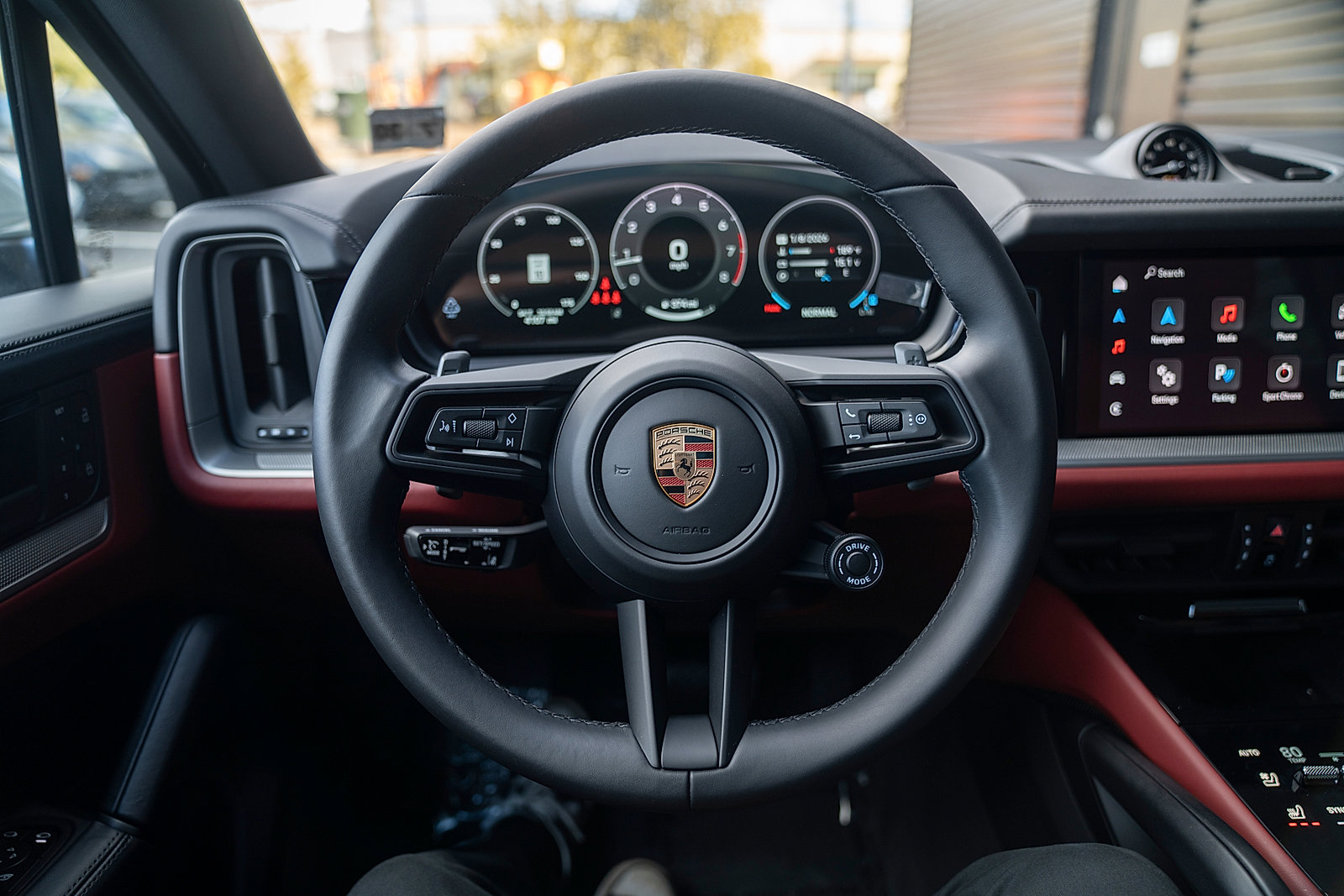 Certified 2025 Porsche Cayenne Coupe image 6