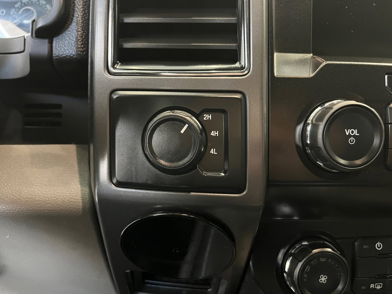 Used 2020 Ford F150 XLT image 26