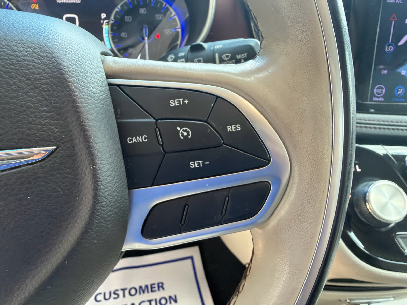 Used 2020 Chrysler Pacifica Limited FWD image 17