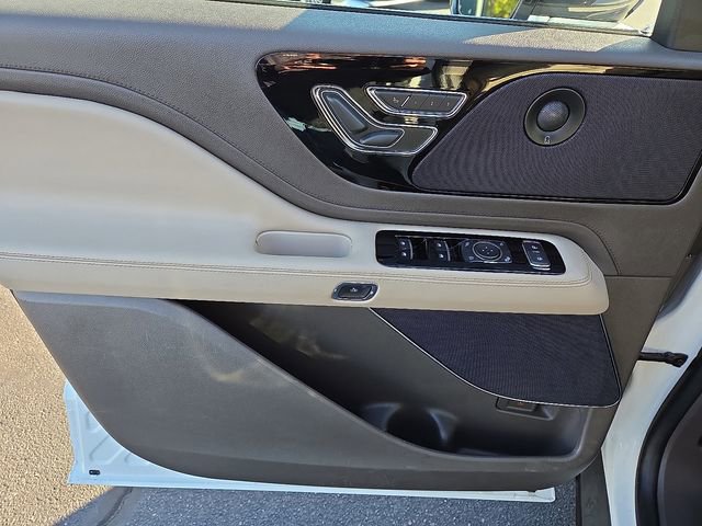 Used 2023 Lincoln Aviator Reserve w/ Equipment Group 201A image 13