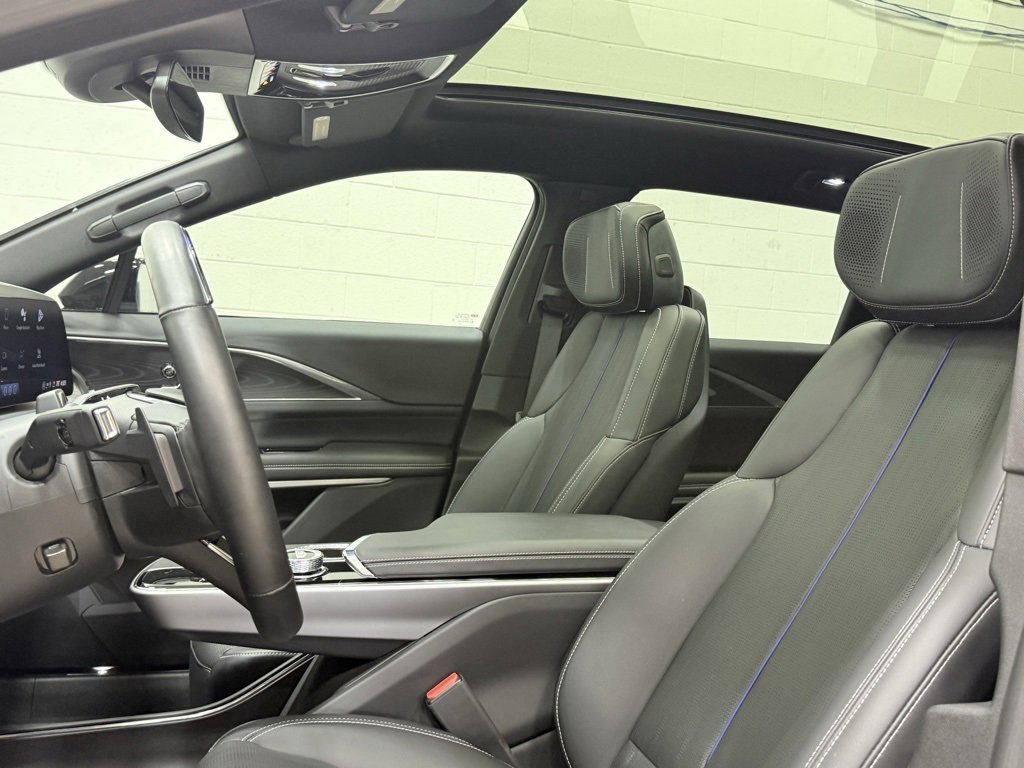 Used 2024 Cadillac Lyriq Sport image 24