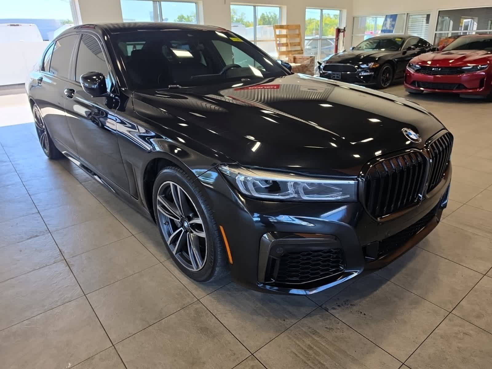 Used 2022 BMW 750i xDrive w/ Executive Package AWD/4WD image 3
