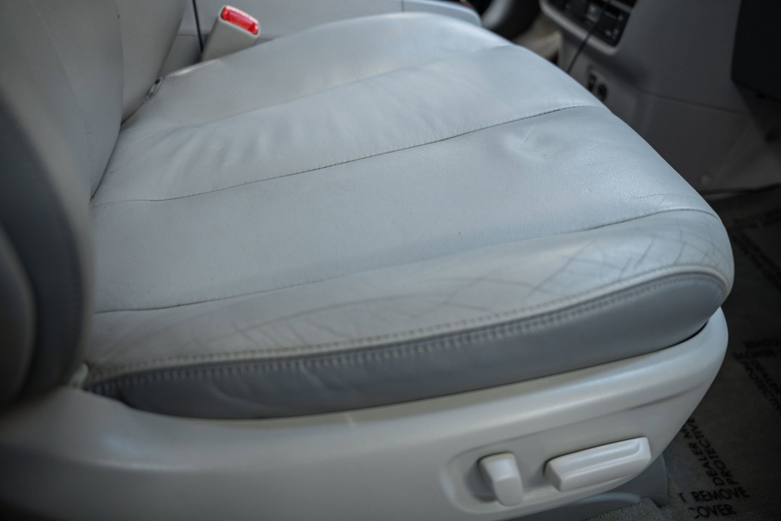 Used 2014 Toyota Sienna Limited image 43