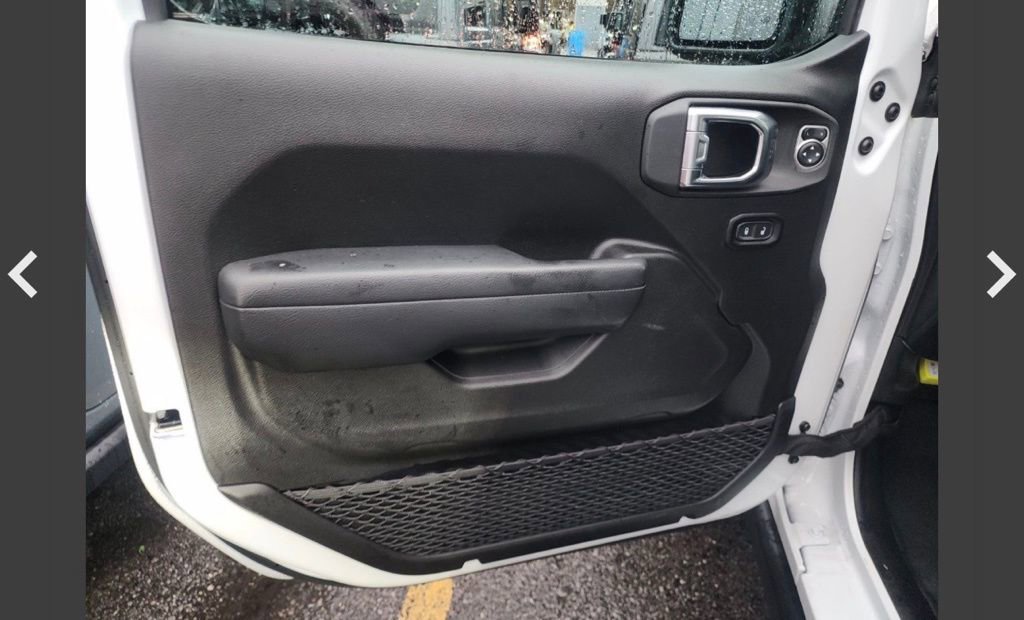 Used 2025 Jeep Wrangler Unlimited Rubicon 4xe w/ Convenience Group image 11