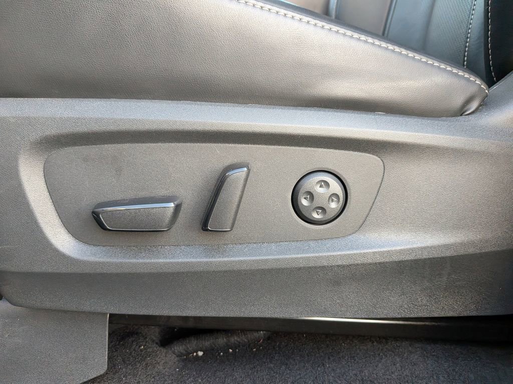 Used 2024 INFINITI QX60 Luxe w/ Performance Audio Package image 14