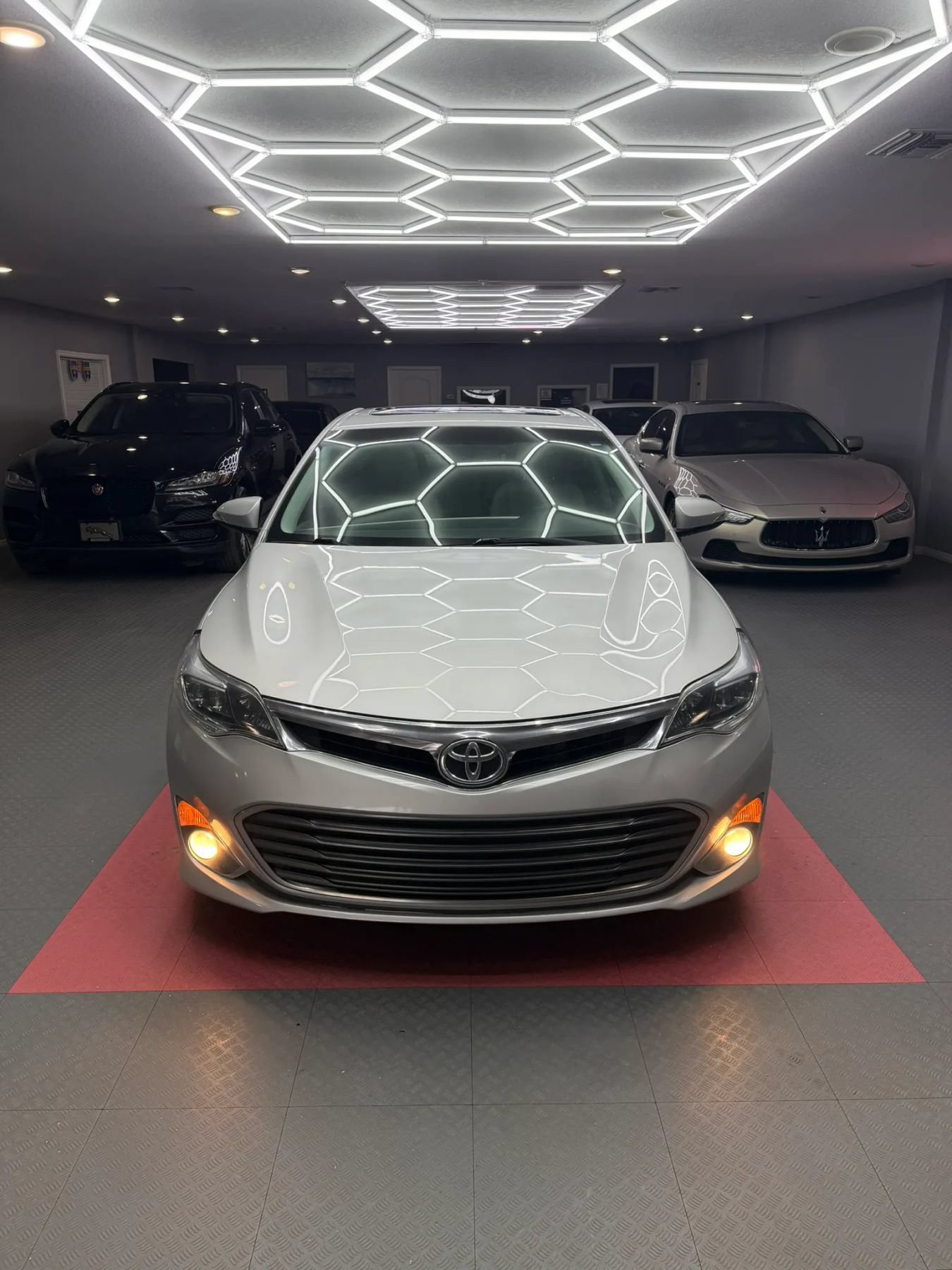 Used 2013 Toyota Avalon XLE Touring FWD image 8
