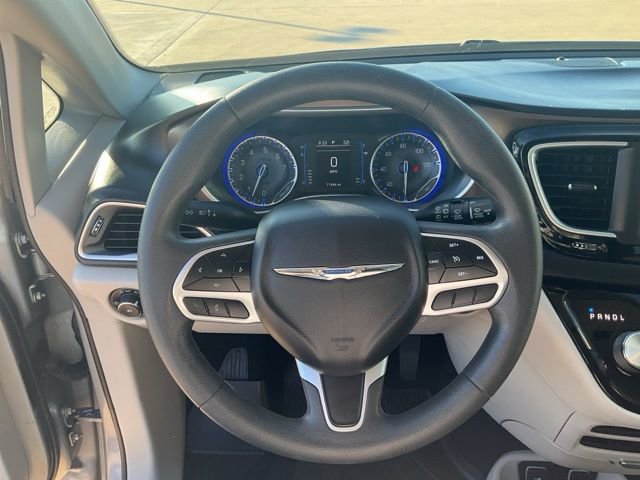Used 2018 Chrysler Pacifica Touring Plus w/ Tire & Wheel Group image 8