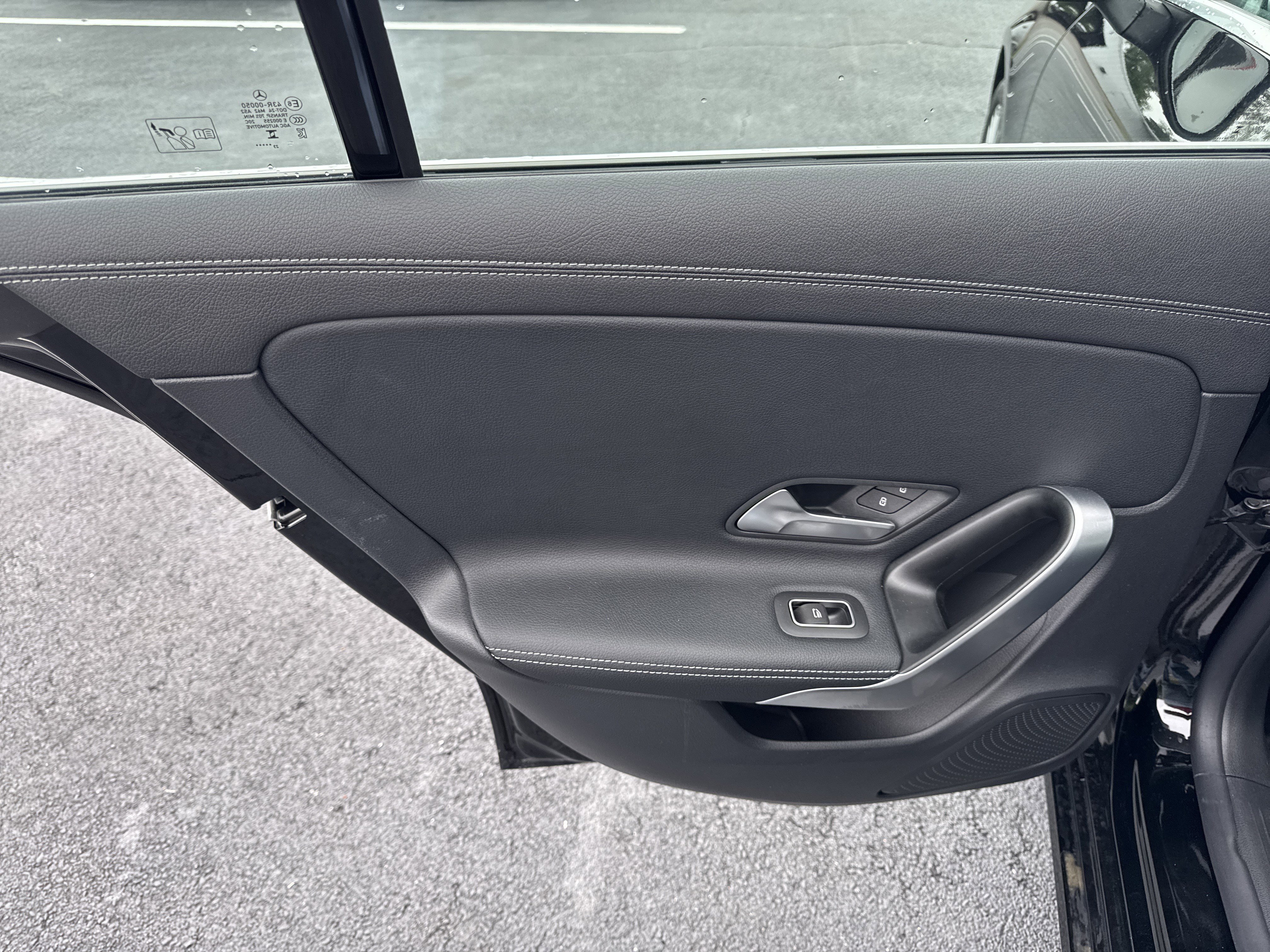 Used 2024 Mercedes-Benz CLA 250 image 4