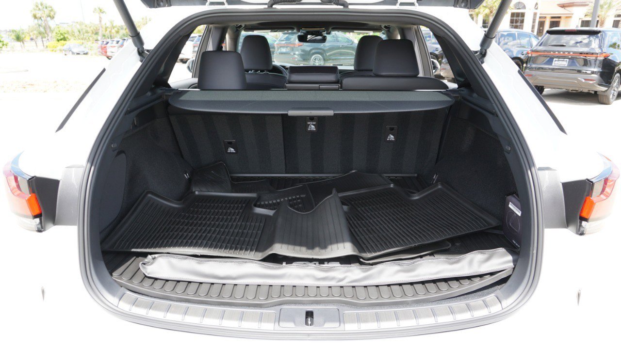 Used 2025 Lexus RX 350 Premium Plus w/ Accessory Package (Z1) image 37