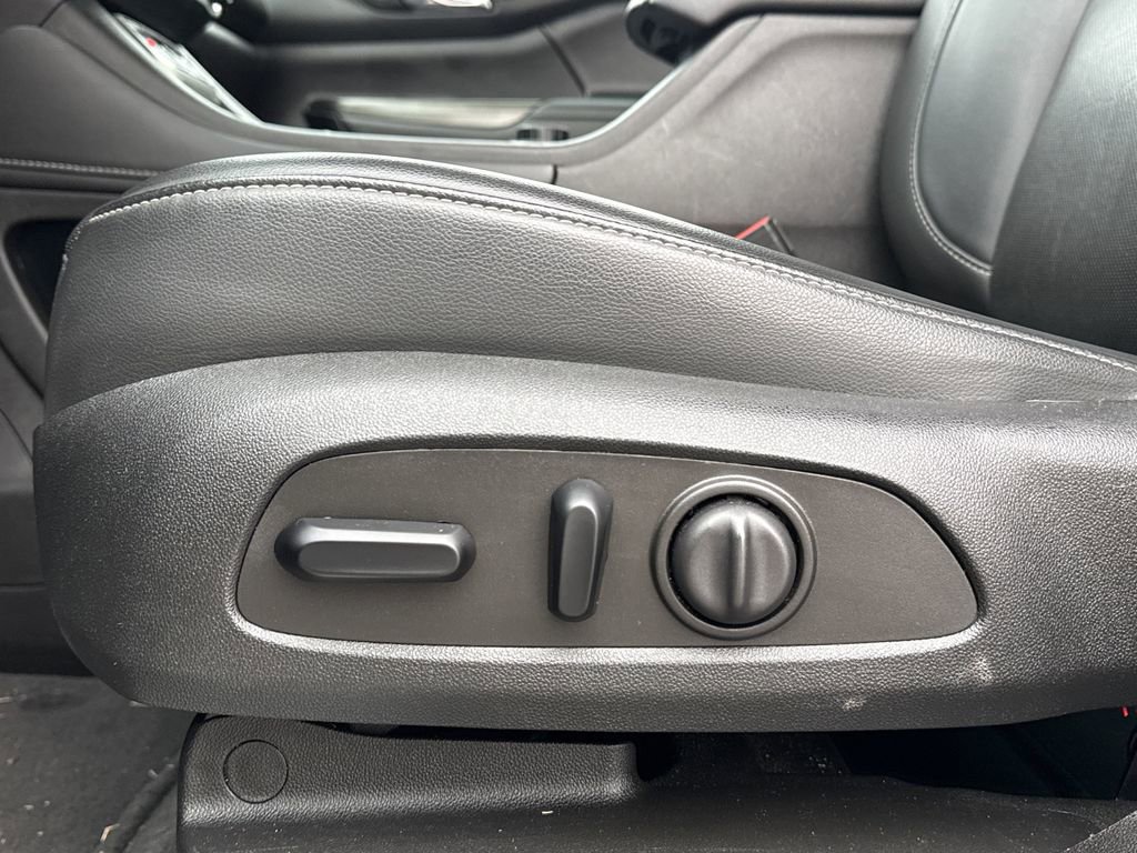 Used 2023 GMC Acadia SLT image 22