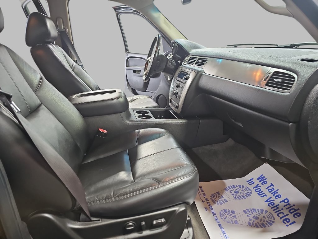 Used 2010 Chevrolet Suburban LT AWD/4WD image 13