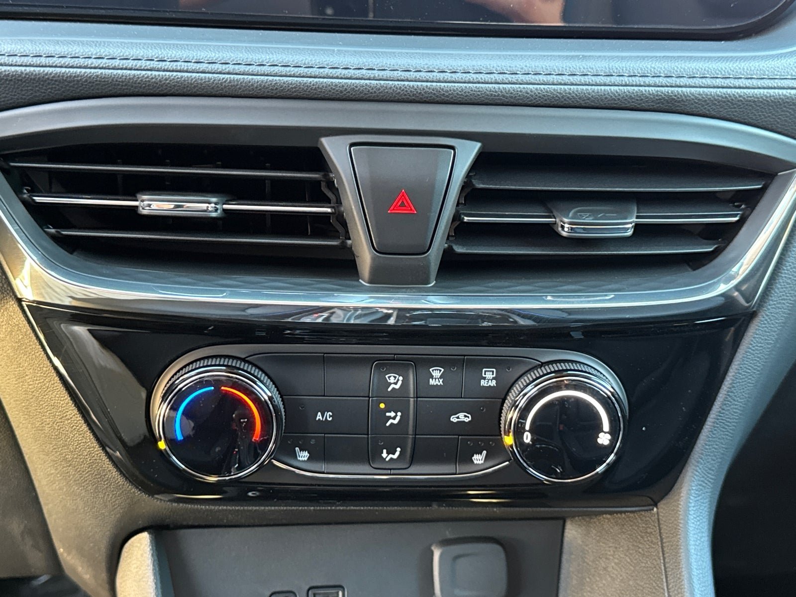 New 2026 Buick Encore GX Sport Touring w/ Comfort Package FWD image 31