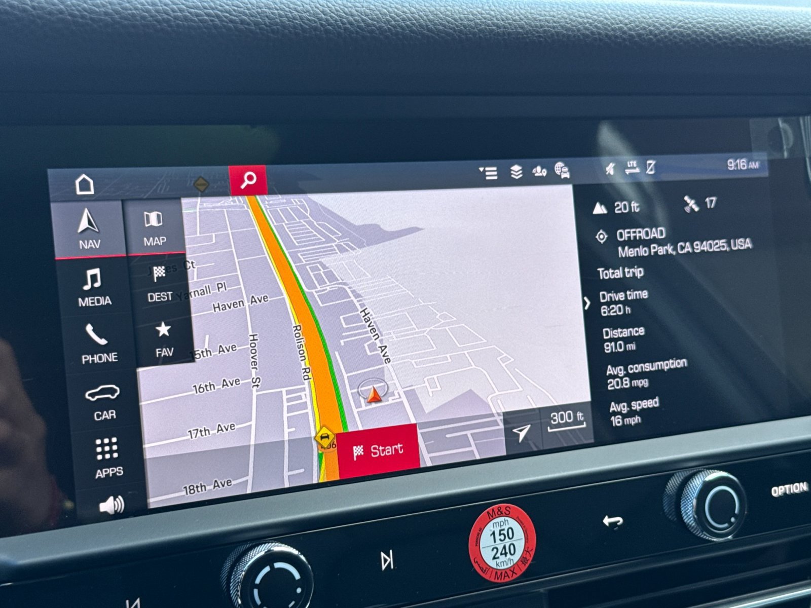 Certified 2026 Porsche Macan AWD/4WD image 22