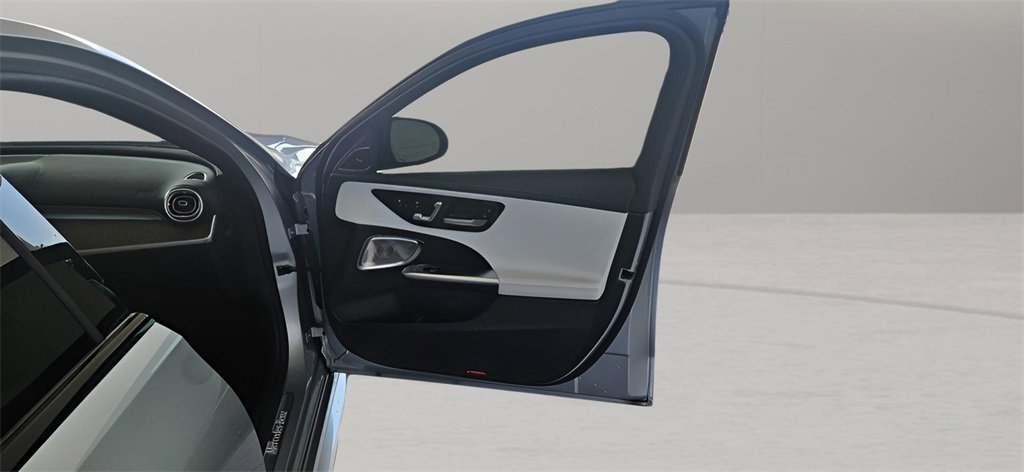 Used 2022 Mercedes-Benz C 300 Sedan image 30