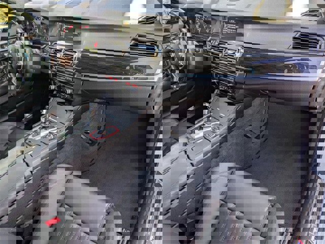 Used 2013 BMW M5 image 19