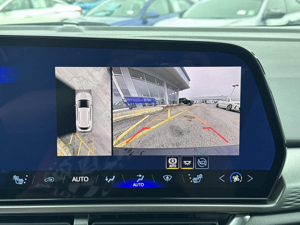 Used 2026 Chevrolet Equinox EV LT w/ Comfort Package FWD image 27