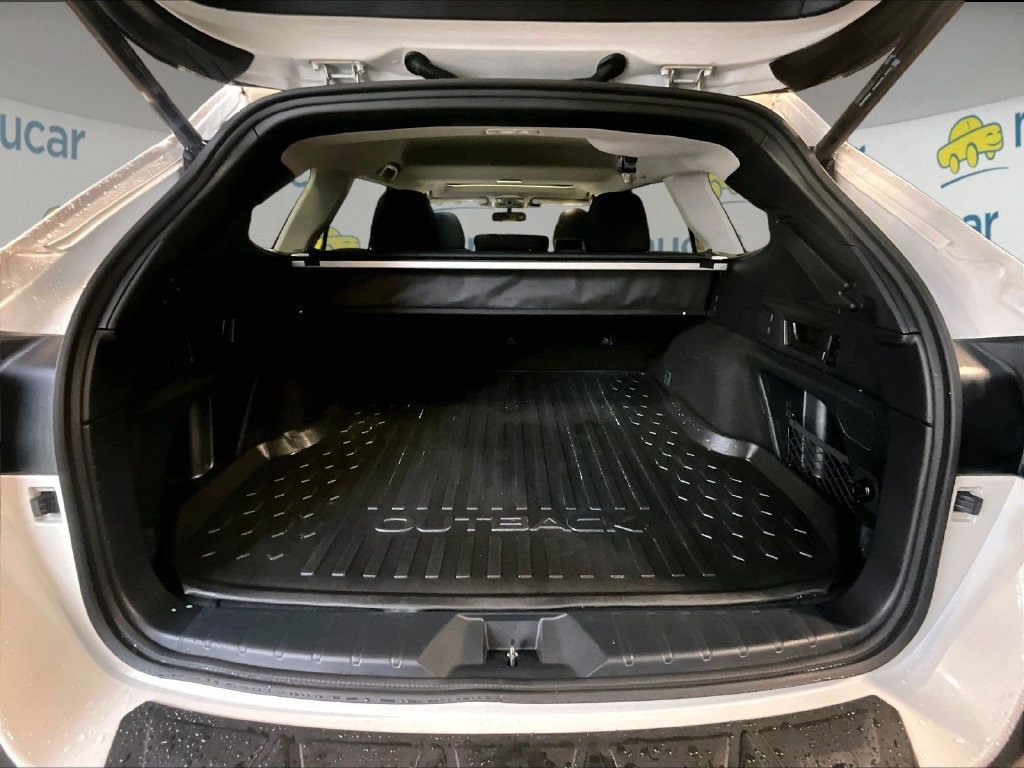Used 2024 Subaru Outback Premium AWD/4WD image 17