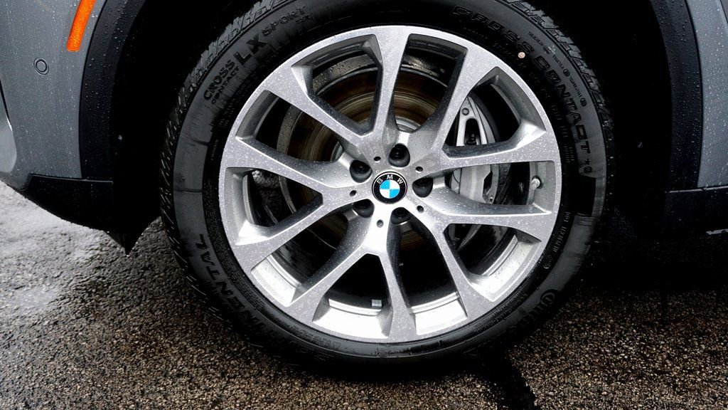 New 2026 BMW X5 xDrive40i w/ Climate Comfort Package image 3