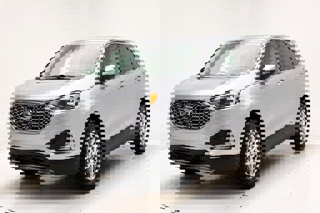 Used 2024 Ford Edge SEL image 2