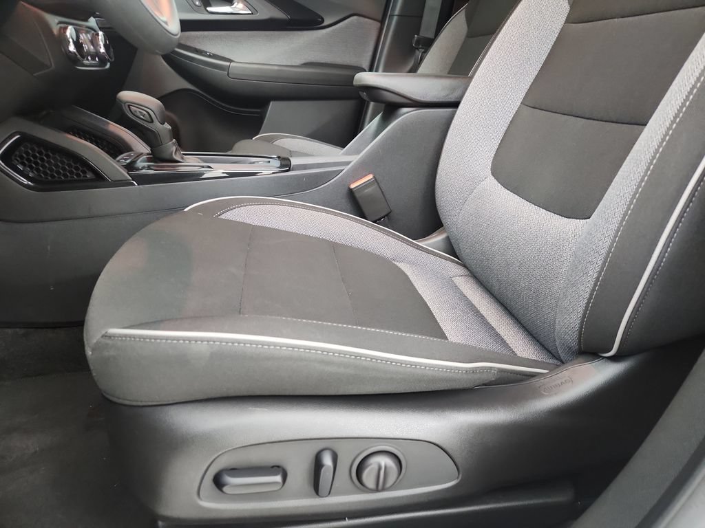 Used 2023 Chevrolet TrailBlazer LT FWD image 22