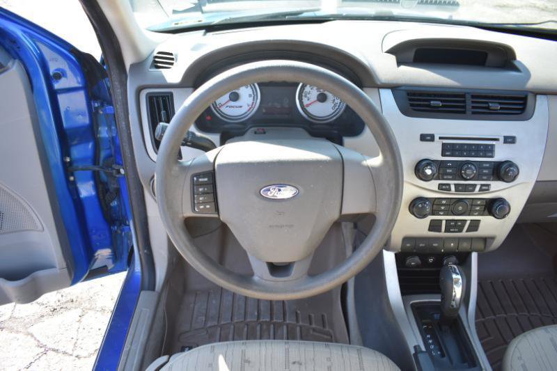 Used 2010 Ford Focus SE image 31