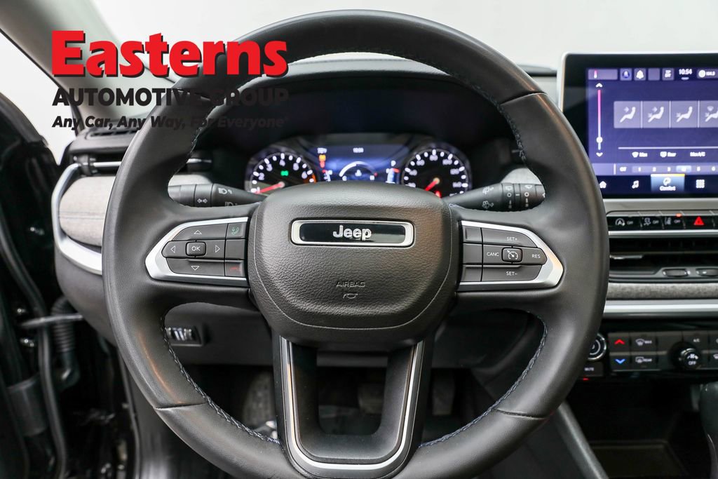 Used 2022 Jeep Compass Latitude w/ Sun and Sound Group image 10