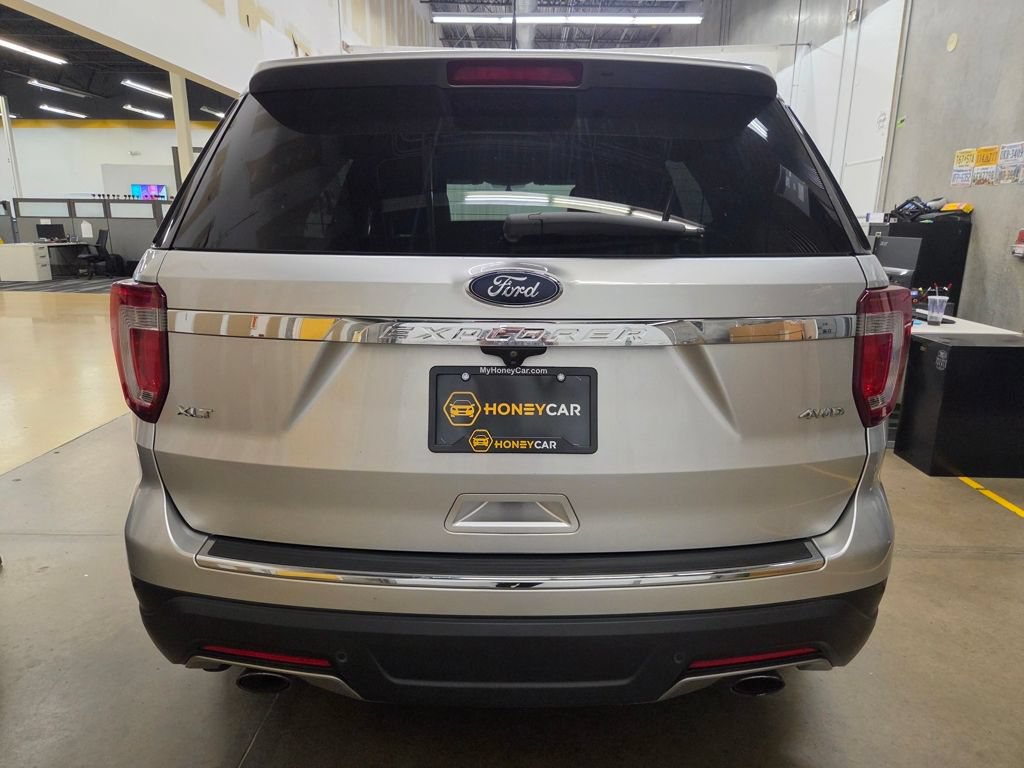 Used 2018 Ford Explorer XLT w/ Equipment Group 202A AWD/4WD image 6
