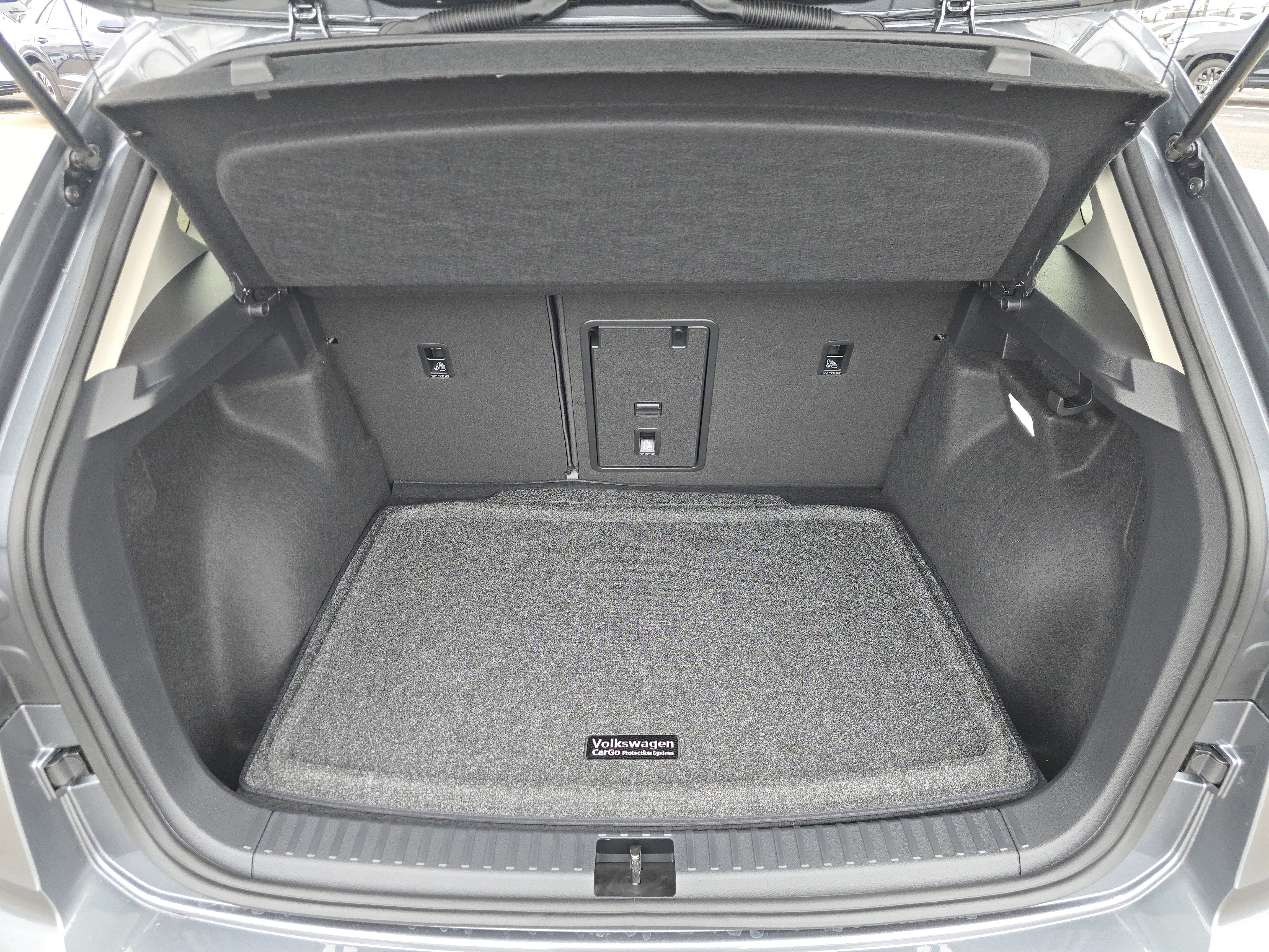 New 2025 Volkswagen Taos SEL image 19