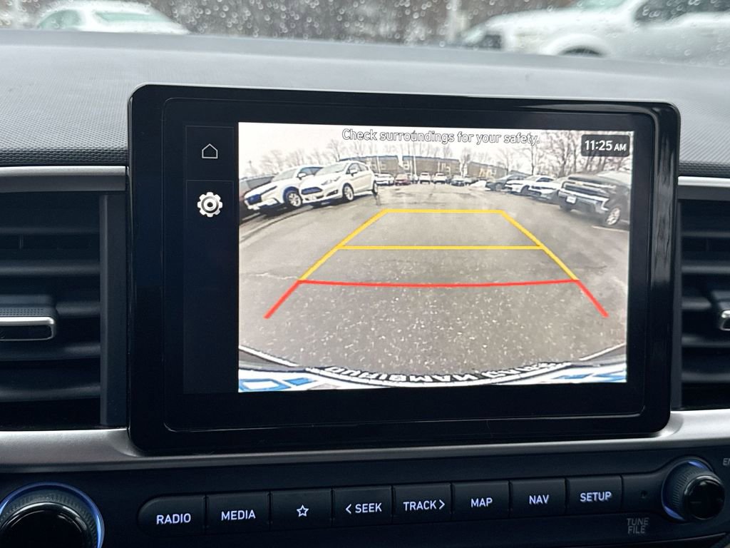 Used 2024 Hyundai Venue Limited image 22