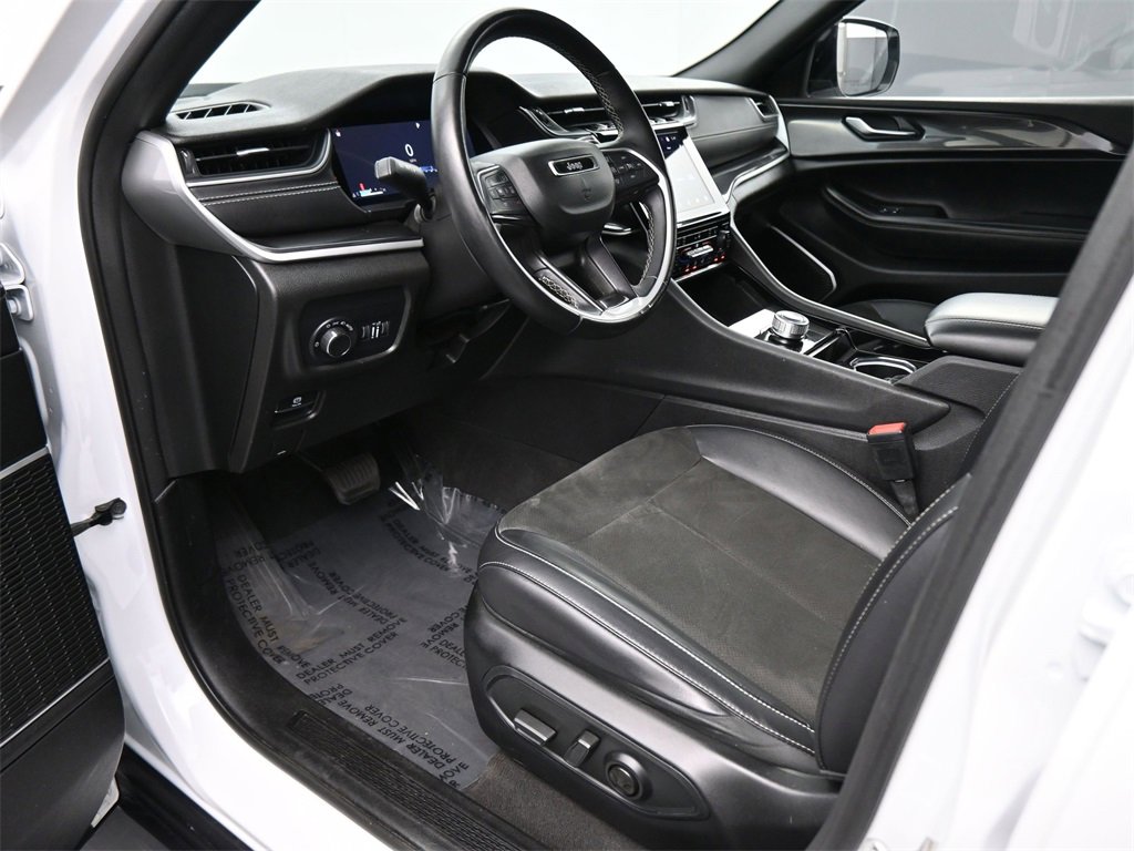 Used 2022 Jeep Grand Cherokee Altitude image 2