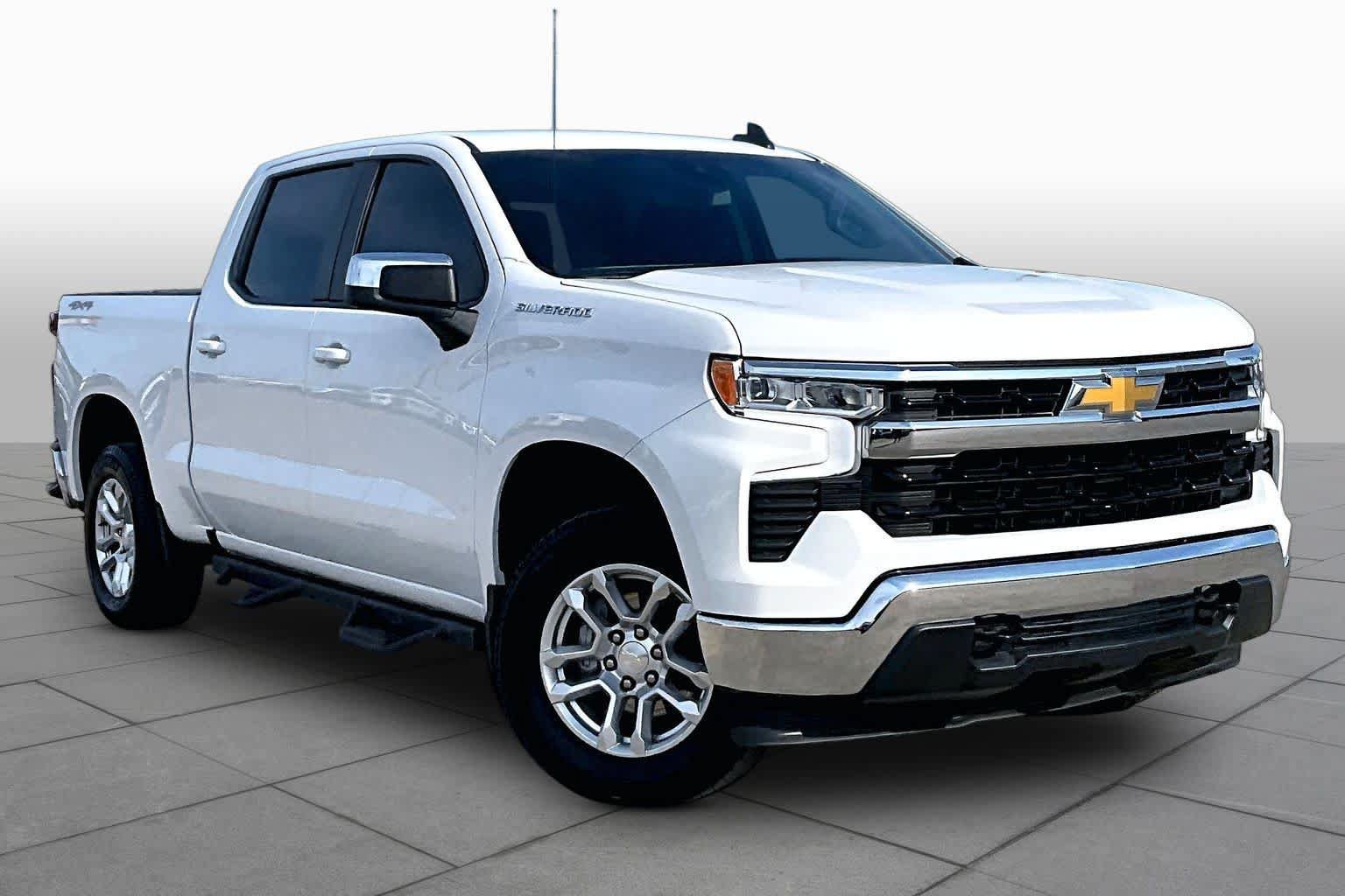 Used 2023 Chevrolet Silverado 1500 LT AWD/4WD image 3