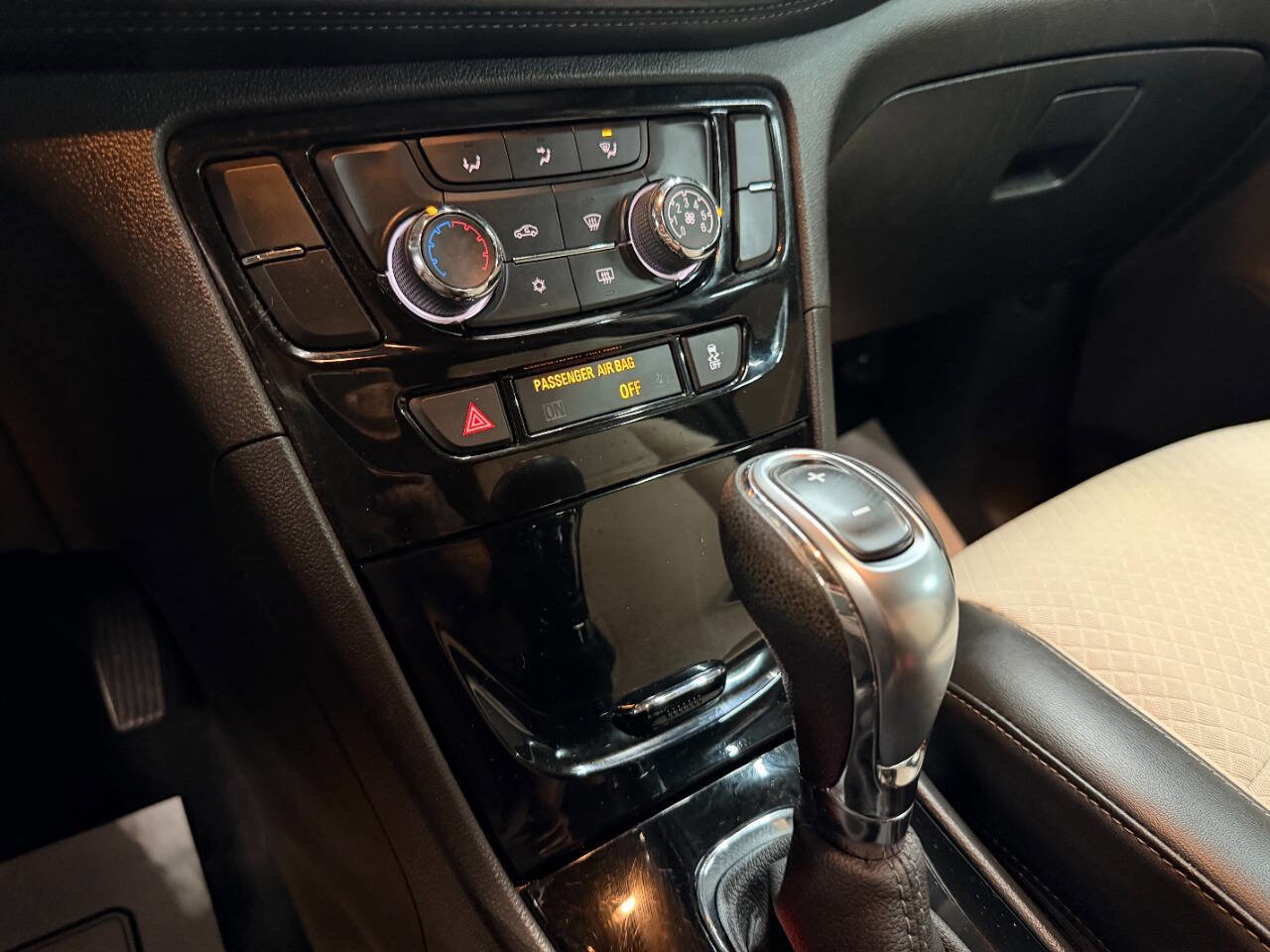 Used 2018 Buick Encore Preferred image 36