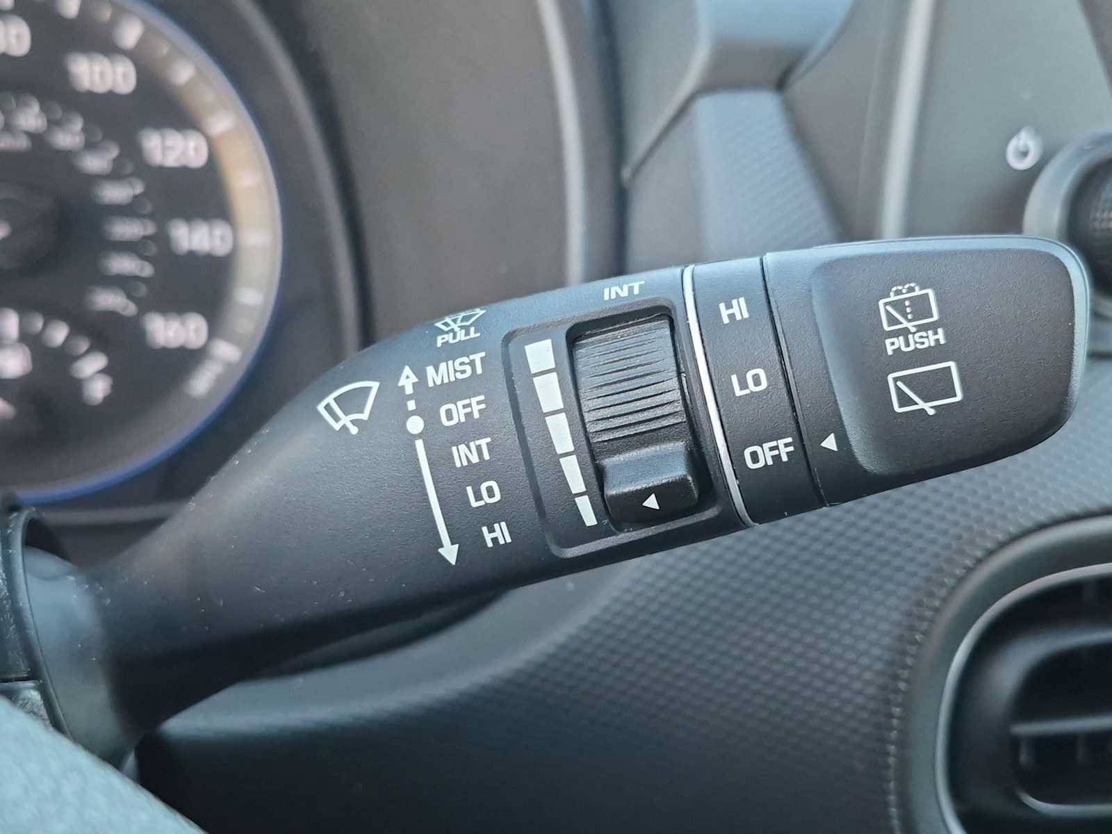 Used 2023 Hyundai Kona SEL AWD/4WD image 33
