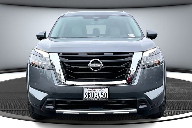 Used 2024 Nissan Pathfinder SL image 2