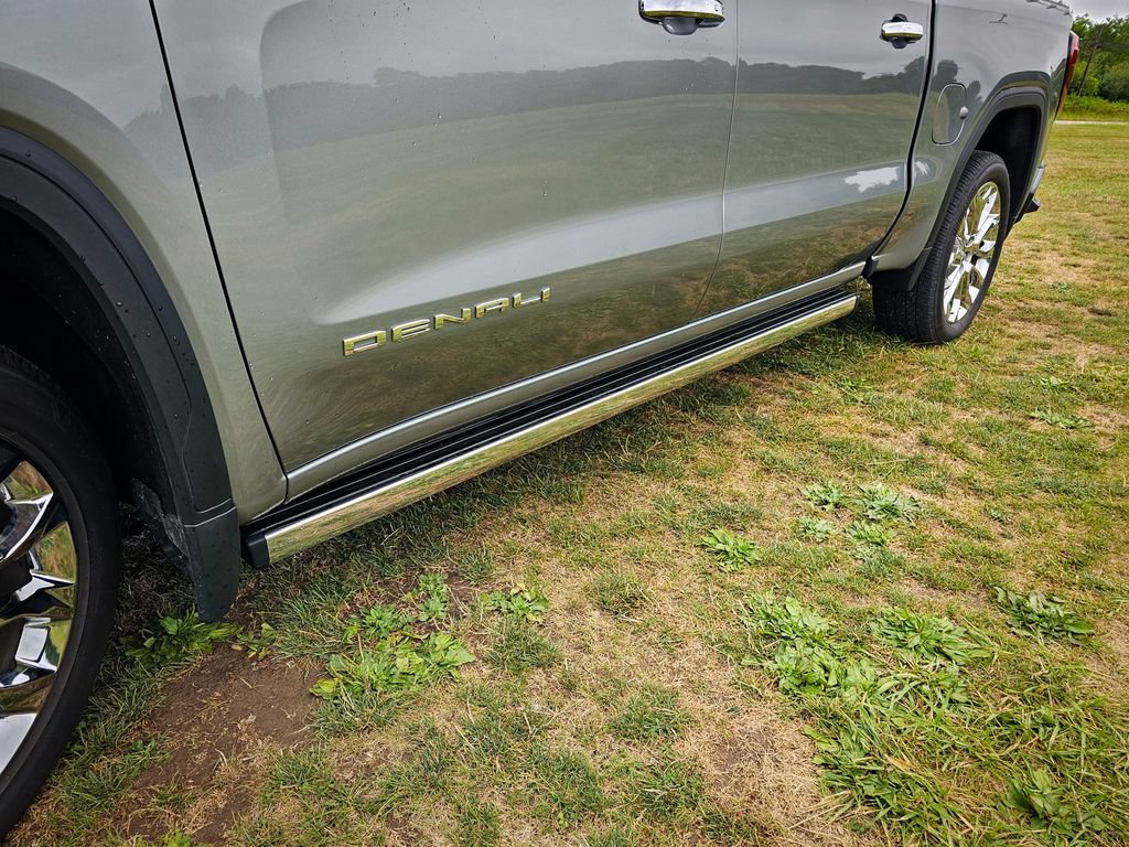 Used 2024 GMC Sierra 1500 Denali w/ Technology Package AWD/4WD image 13