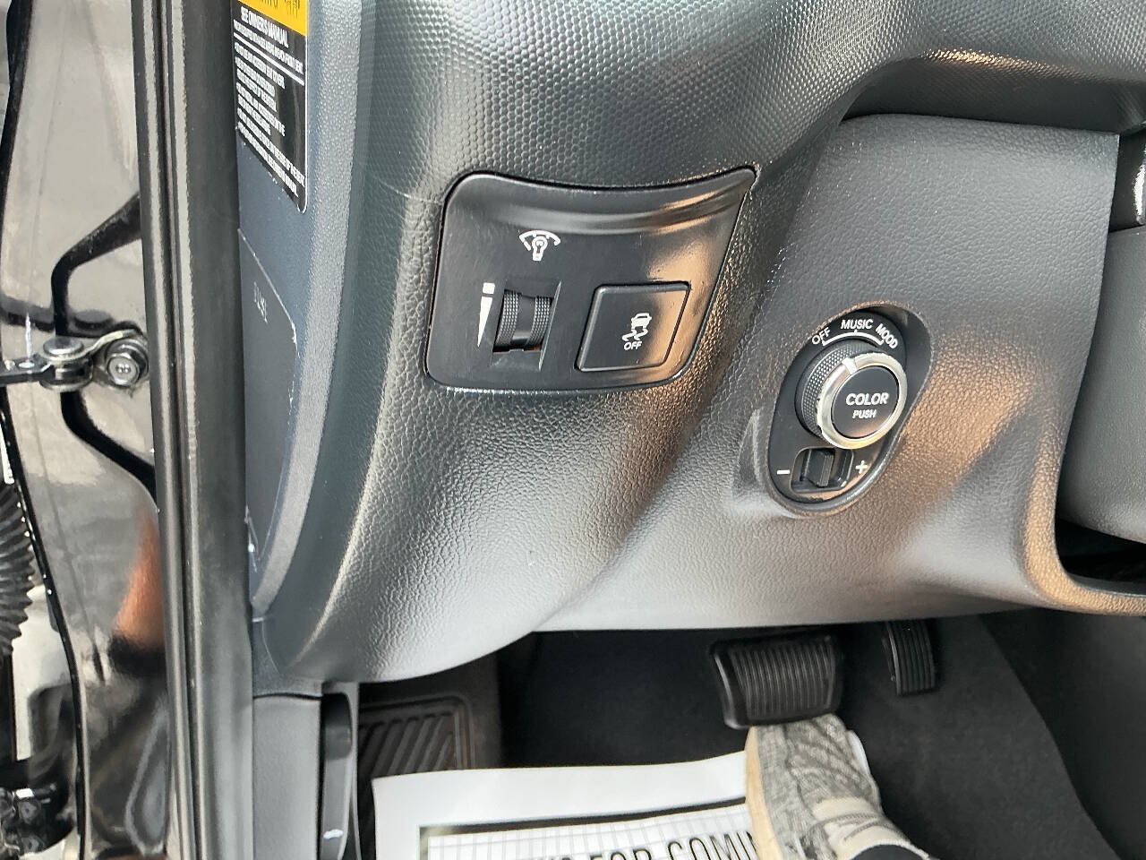 Used 2012 Kia Soul + w/ Audio Pkg FWD image 33