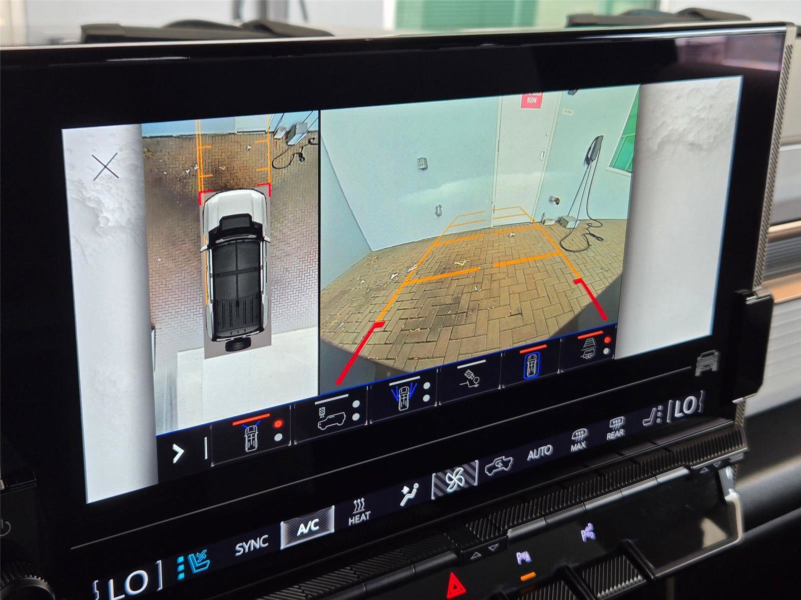 Used 2025 GMC Hummer EV 3X AWD/4WD image 19