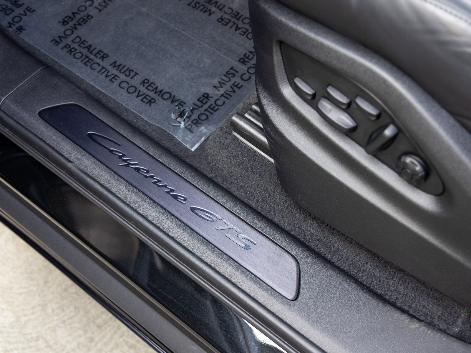 Certified 2025 Porsche Cayenne GTS image 29