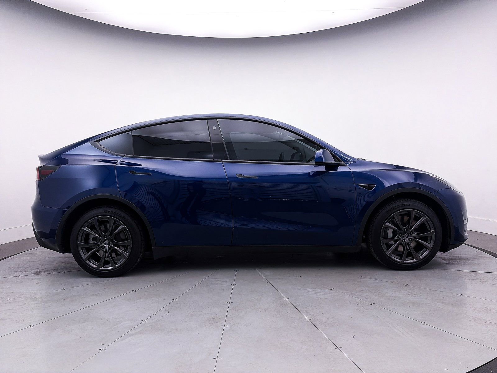 Used 2022 Tesla Model Y Long Range image 33