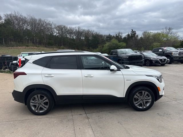 Used 2023 Kia Seltos S image 6