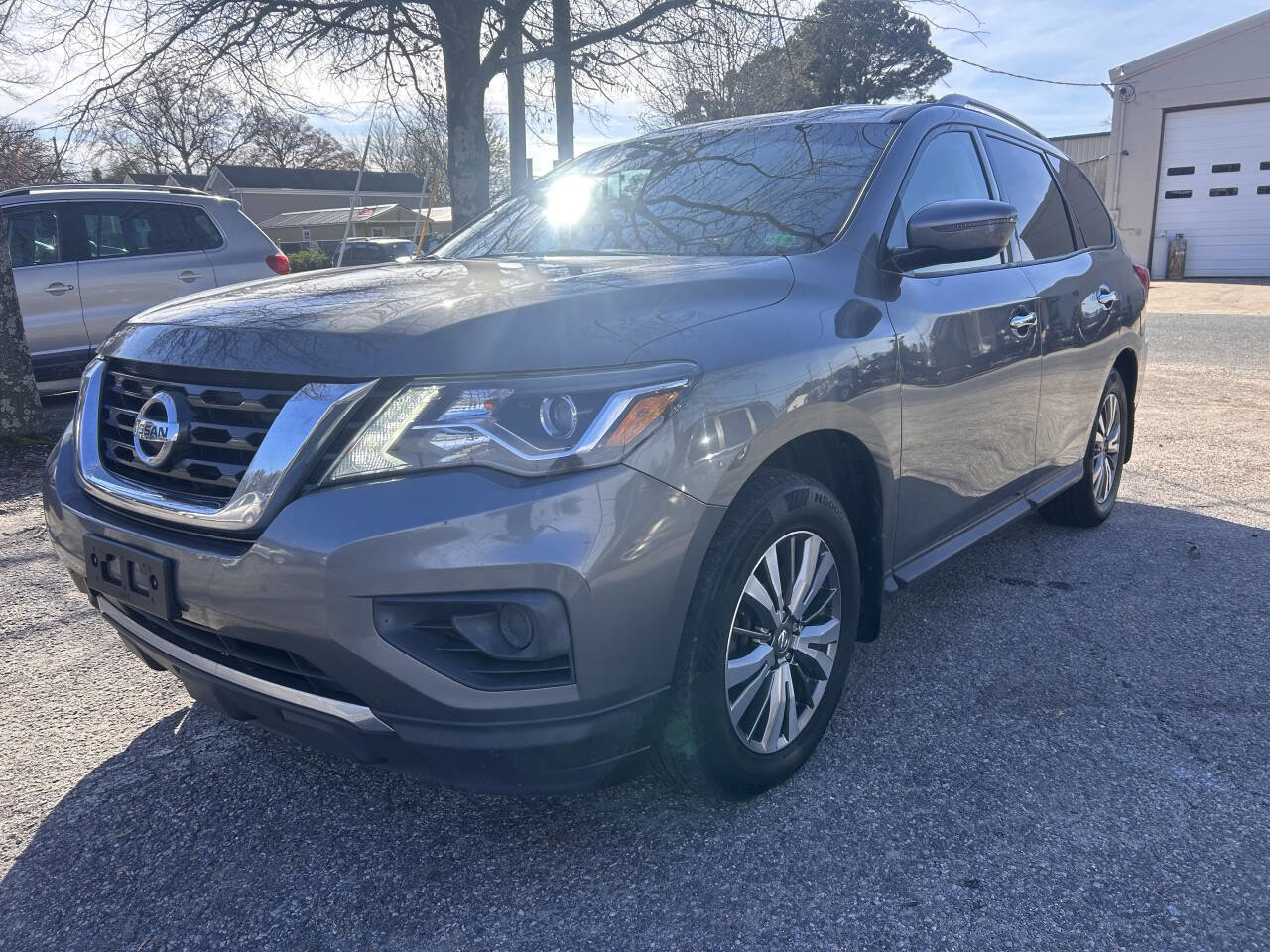 Used 2019 Nissan Pathfinder S FWD image 3