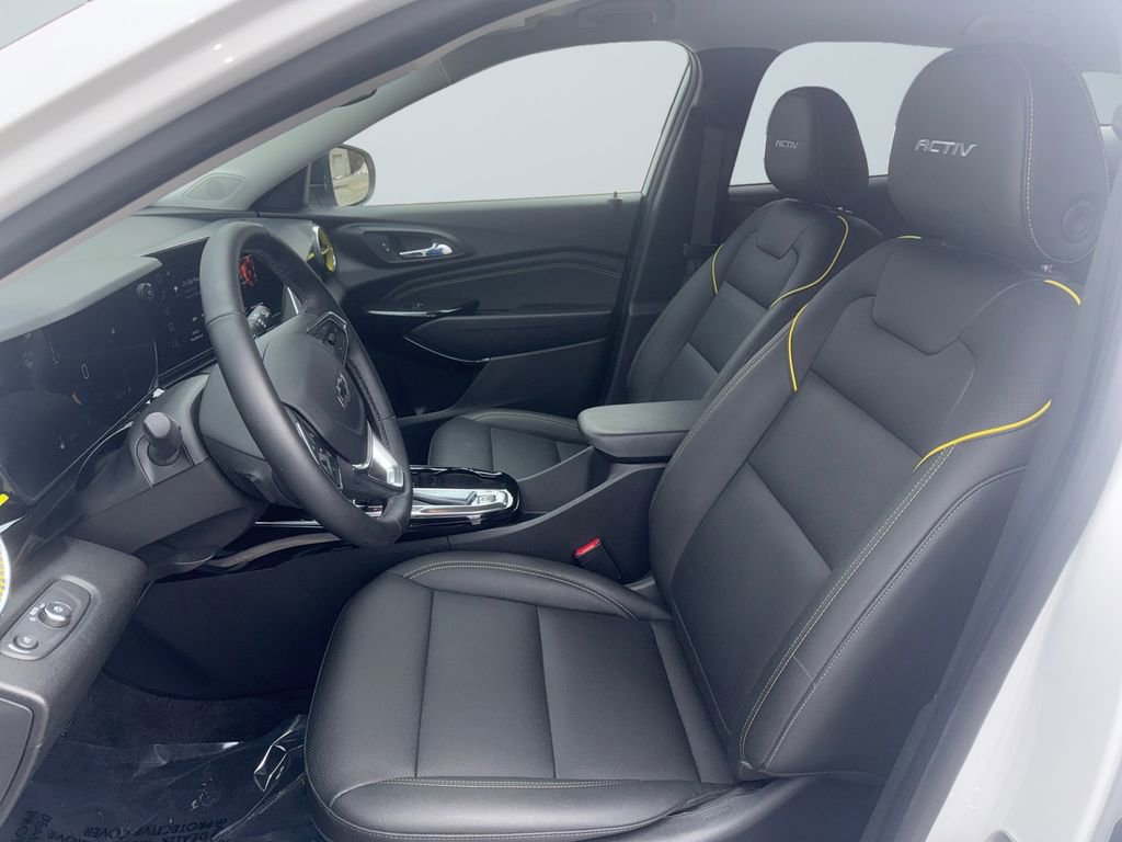 Used 2024 Chevrolet Trax ACTIV w/ Driver Confidence Package image 9