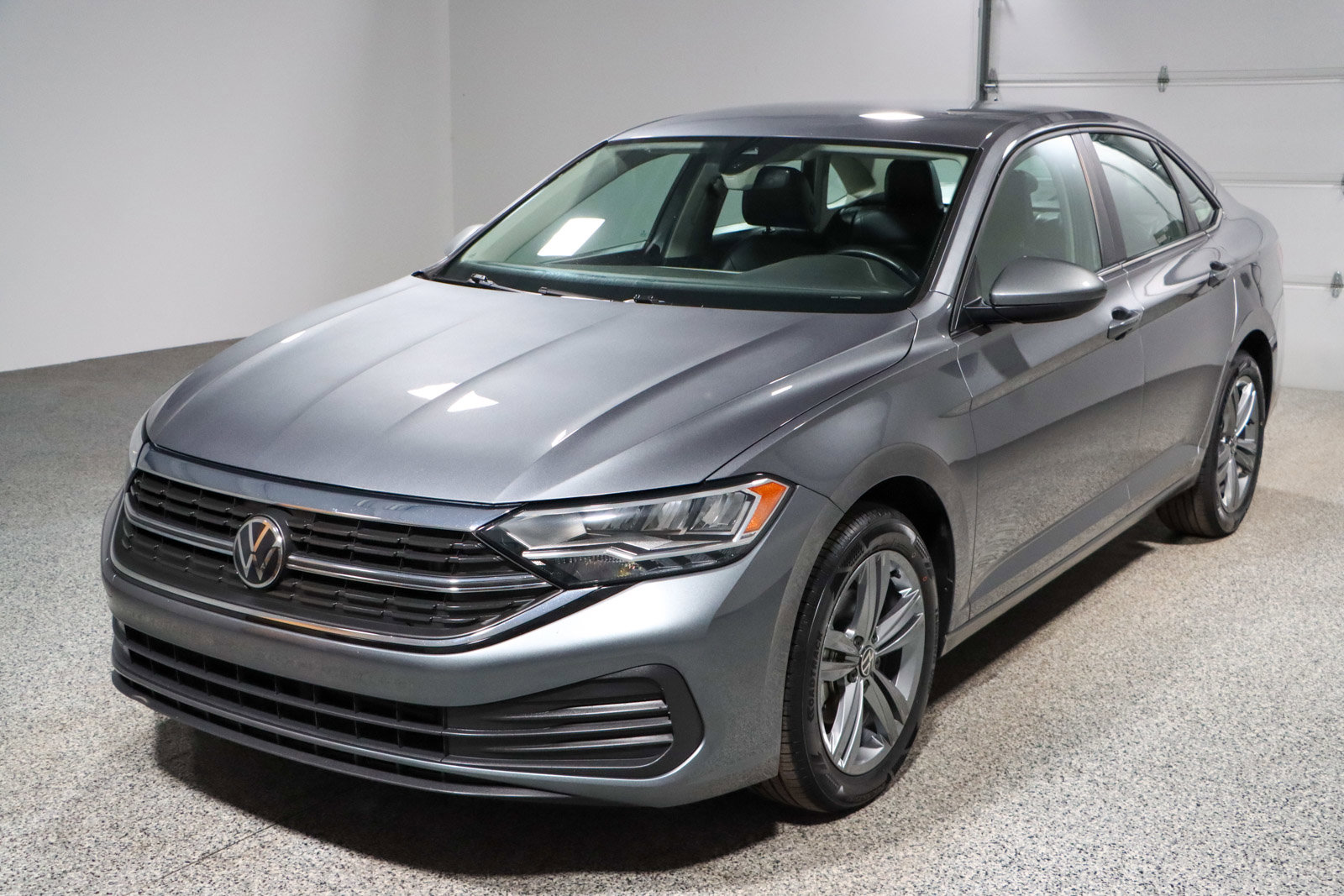 Used 2024 Volkswagen Jetta SE image 29